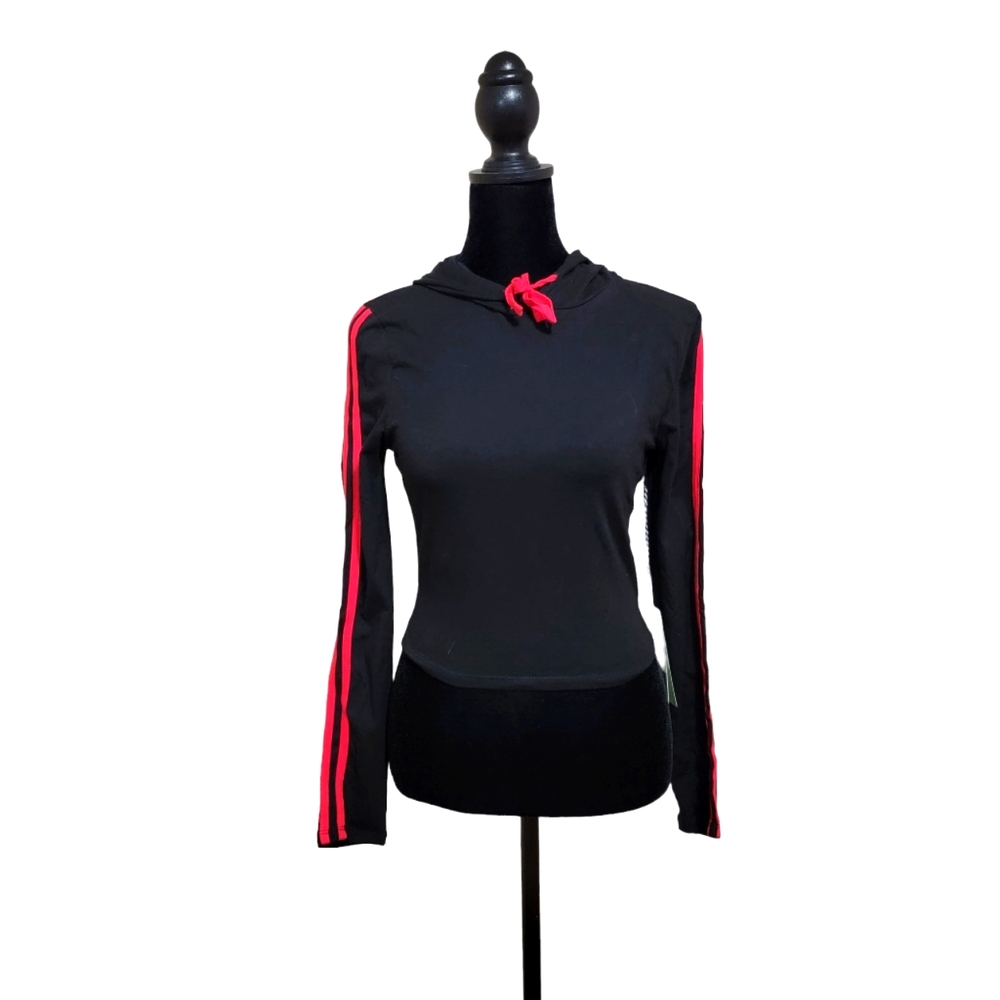 IRIS BASIC Women's Crop Top Pullover with Hood  Black & Red - S